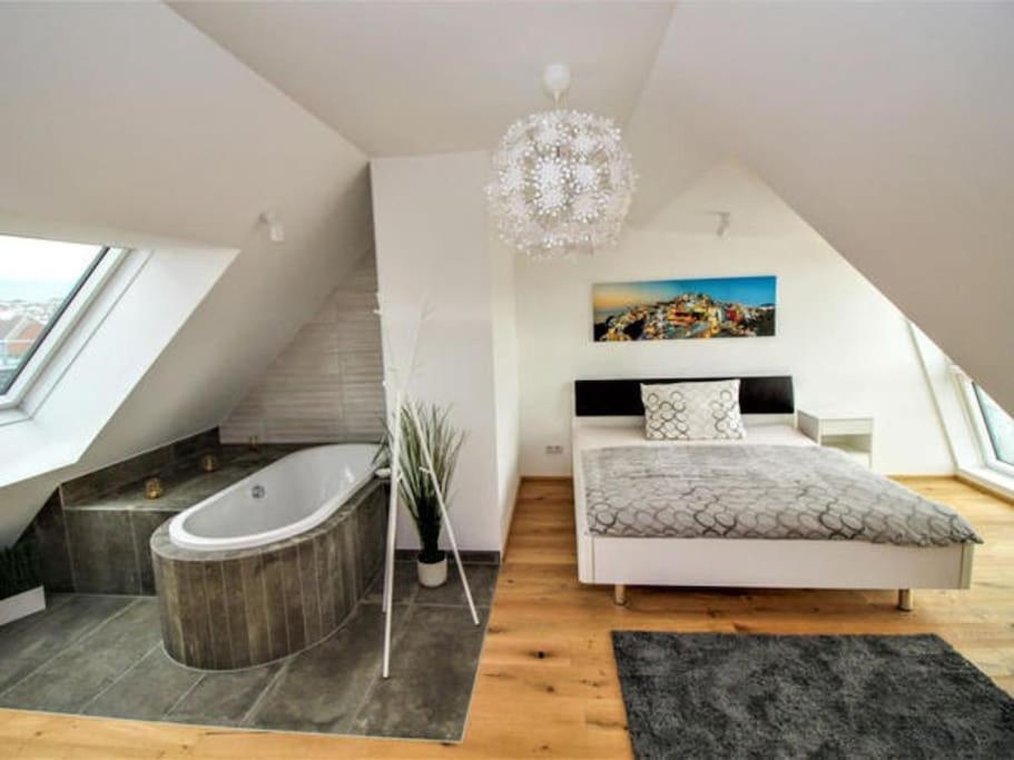 Luxury 2-Floor Rooftop Apartment With Terrace In The City Center Вена Экстерьер фото